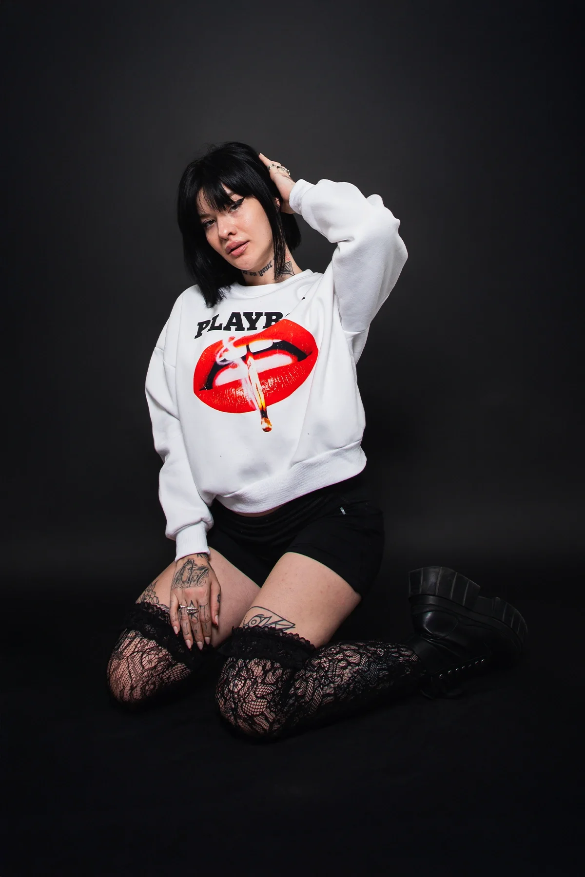 Playboy Baskılı Kapüşonsuz Relaxed Fit Kadın Beyaz Sweatshirt