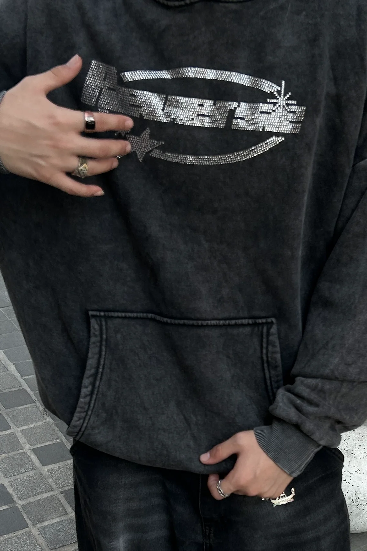 Reverse Taş Baskılı Oversize Unisex Yıkamalı Siyah Hoodie