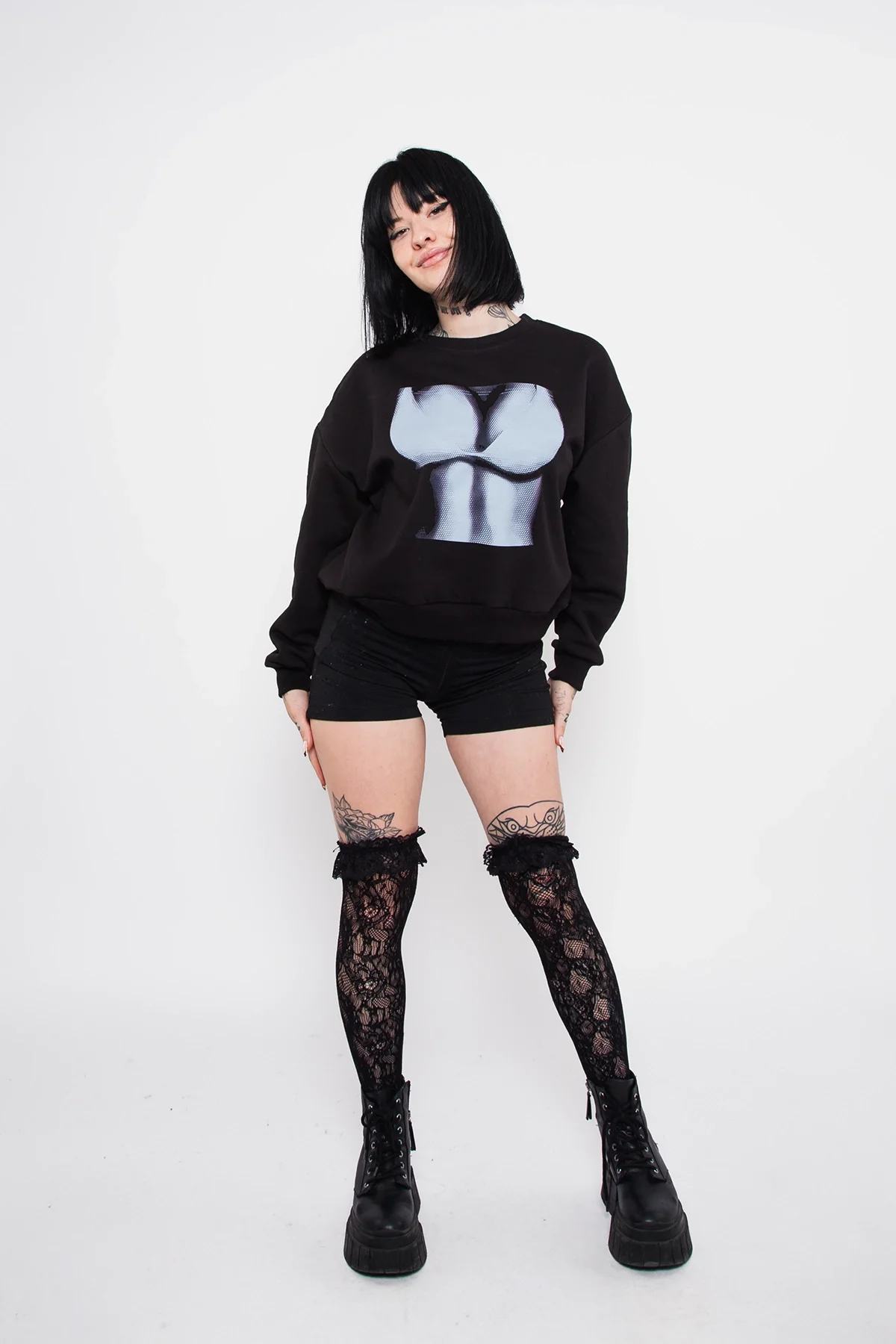 Silhouette Boobs Baskılı Kapüşonsuz Relaxed Fit Kadın Siyah Sweatshirt