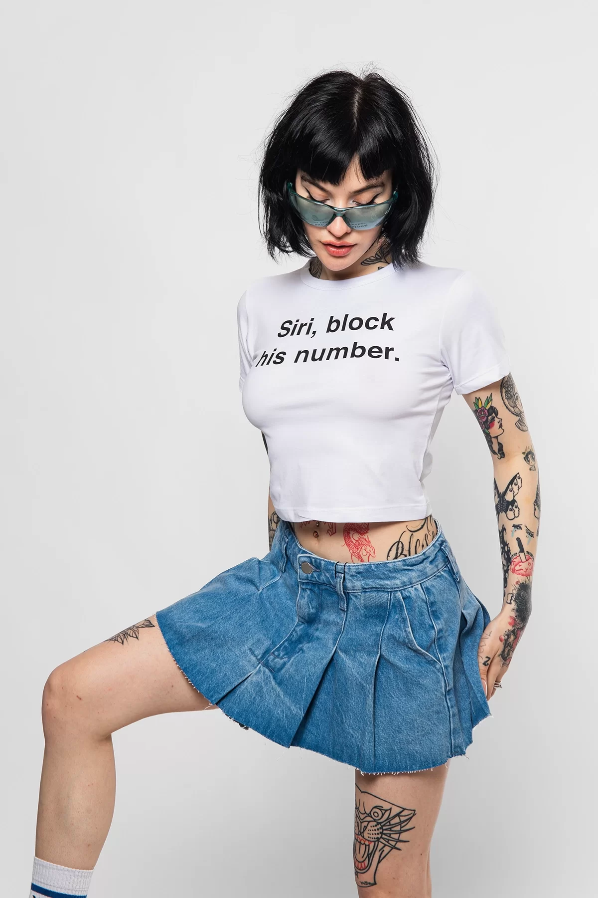 Siri Block His Number Baskılı Beyaz Crop Top