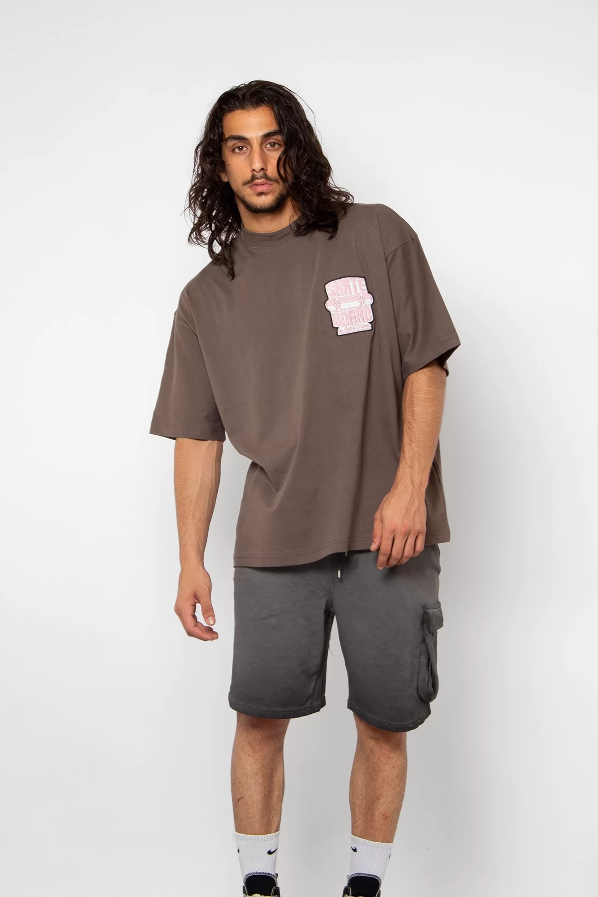 Skate Board Pembe Nakışlı Kahverengi Oversize Unisex Tshirt