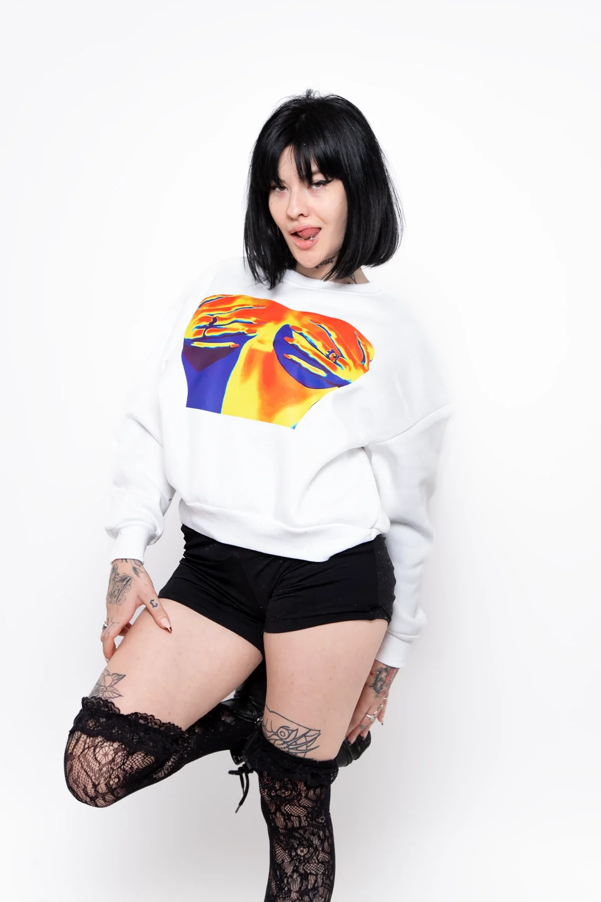 Thermal Boobs Baskılı Kapüşonsuz Relaxed Fit Kadın Beyaz Sweatshirt