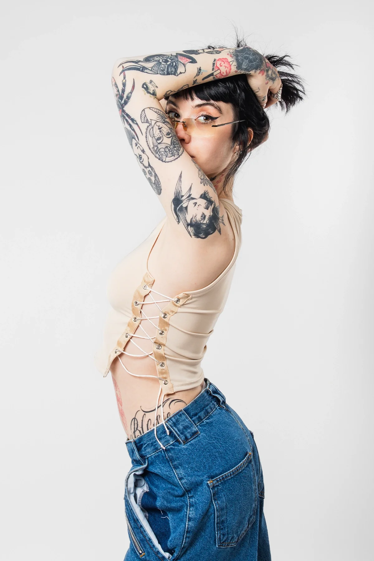 Star Nakış İşlemeli Yandan Bağlamalı Bej Crop Top