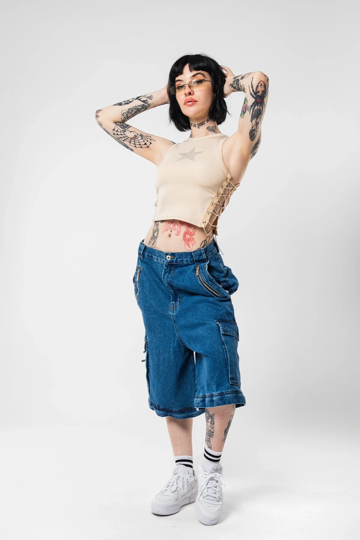 Star Nakış İşlemeli Yandan Bağlamalı Bej Crop Top