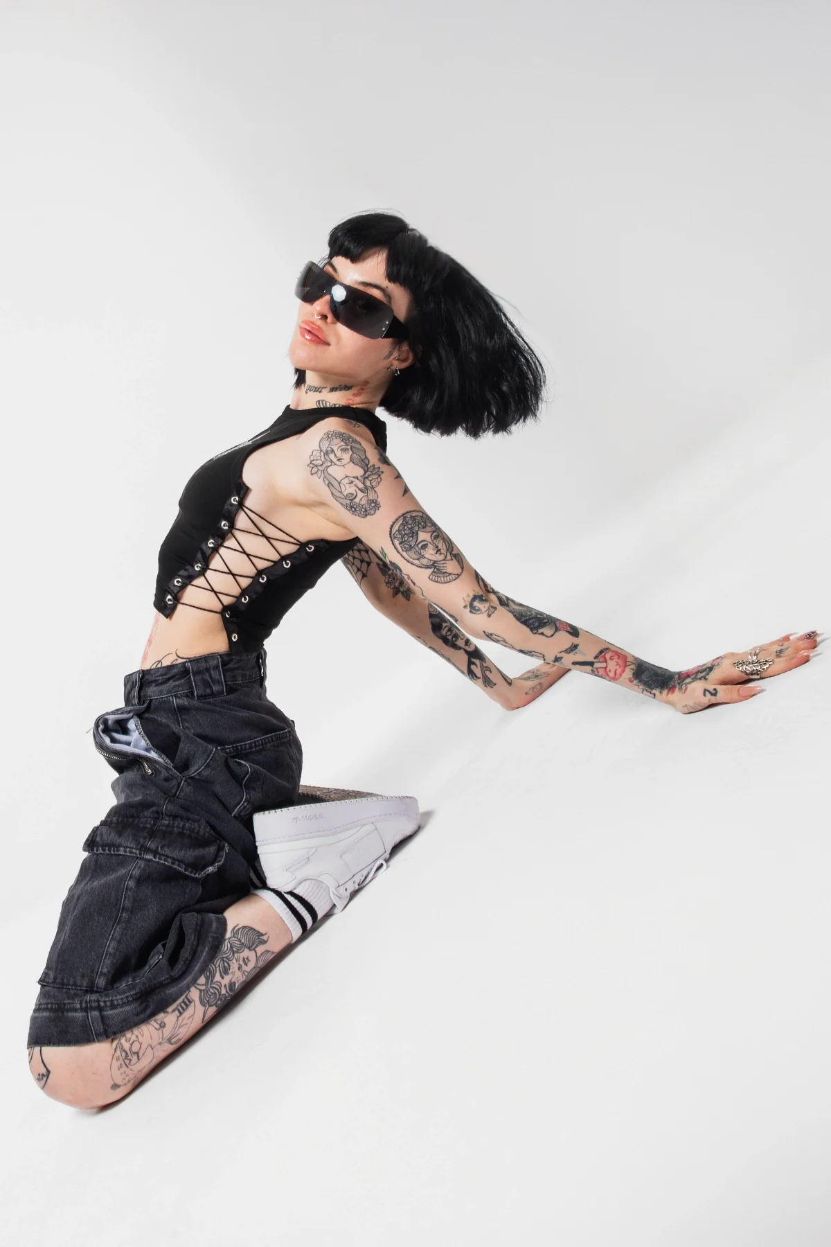 Star Nakış İşlemeli Yandan Bağlamalı Siyah Crop Top