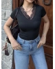 Siyah V Yaka Kısa Kol Dantel Bluz