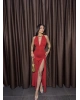 Kırmızı Sırt Dekolteli Yırtmaçlı Uzun Elbise