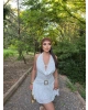 Beyaz Dantelli Tokalı Degaje Elbise