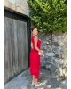 Kırmızı Broşlu Büzgülü Elbise