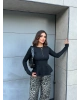 Siyah Bisiklet Yaka Volanlı Bluz