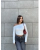 Beyaz Omuz Dekolteli Crop