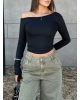 Siyah Omuz Dekolteli Crop