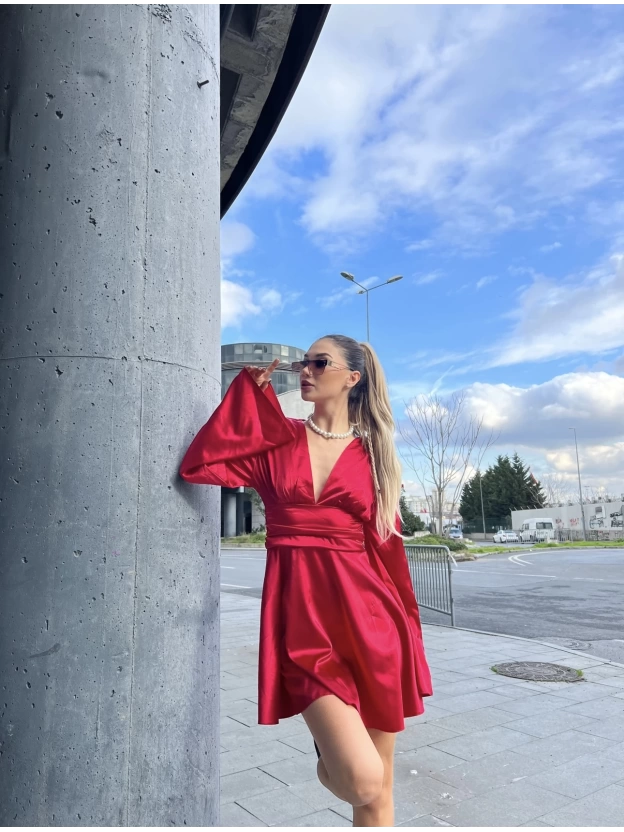 Kırmızı Sırt Detay Saten Elbise