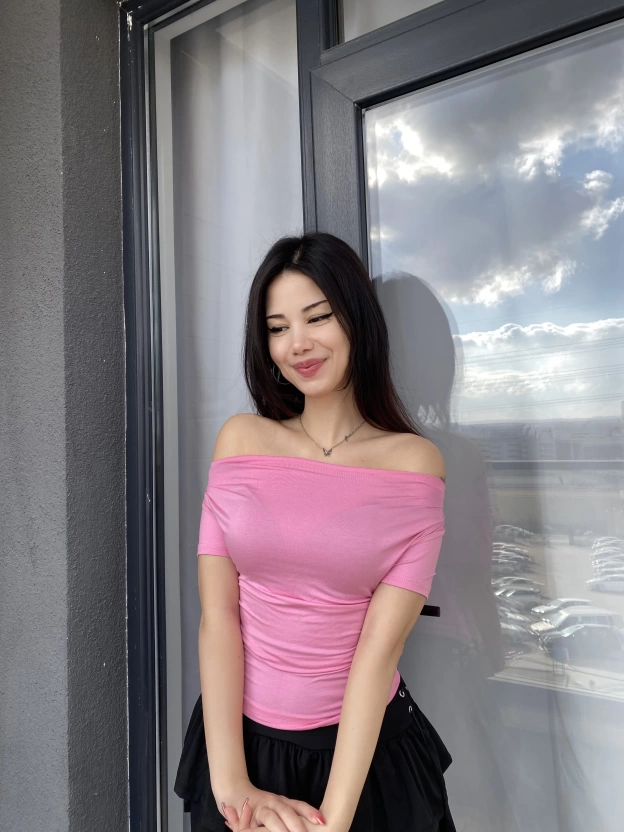 Pembe Madonna Yaka Basic Crop