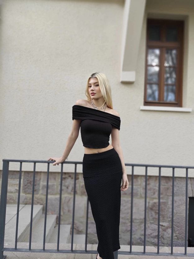 Siyah Madonna Yaka Bürümcük Etek Takım