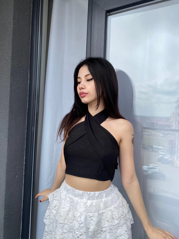 Siyah Keten Bağlamalı Crop