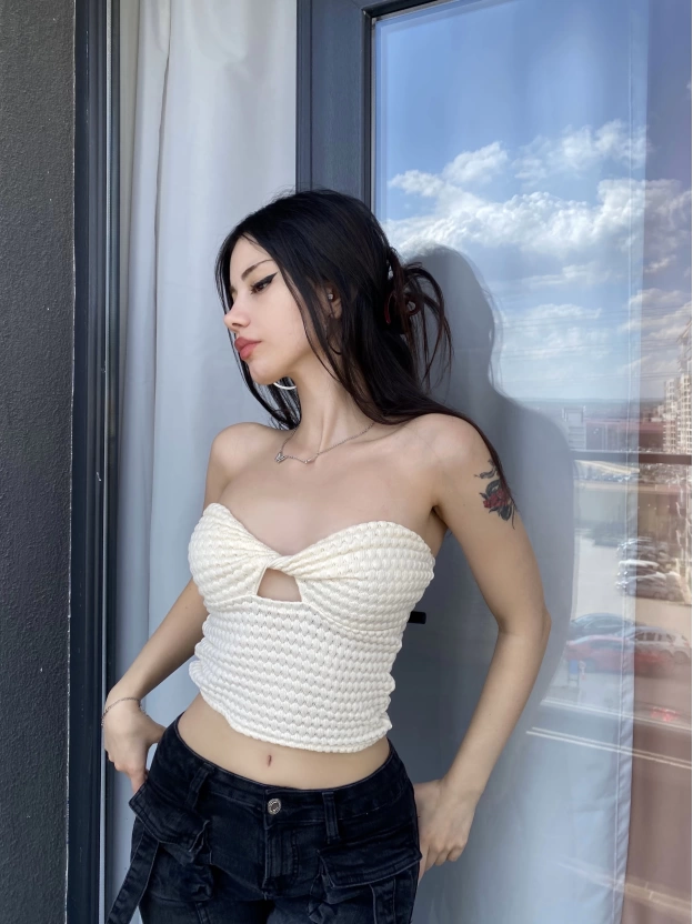 Bej Düğümlü Straplez Crop