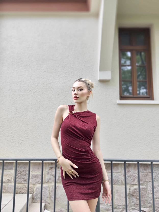 Bordo Toka Detay Kısa Simli Elbise