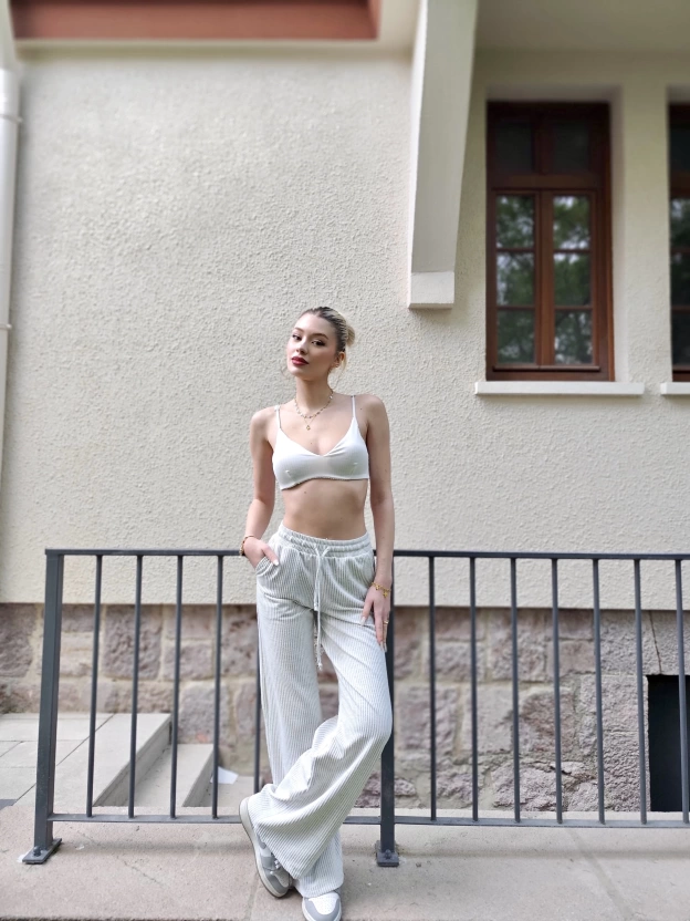 Gri Çizgili Beli Lastikli Pantolon