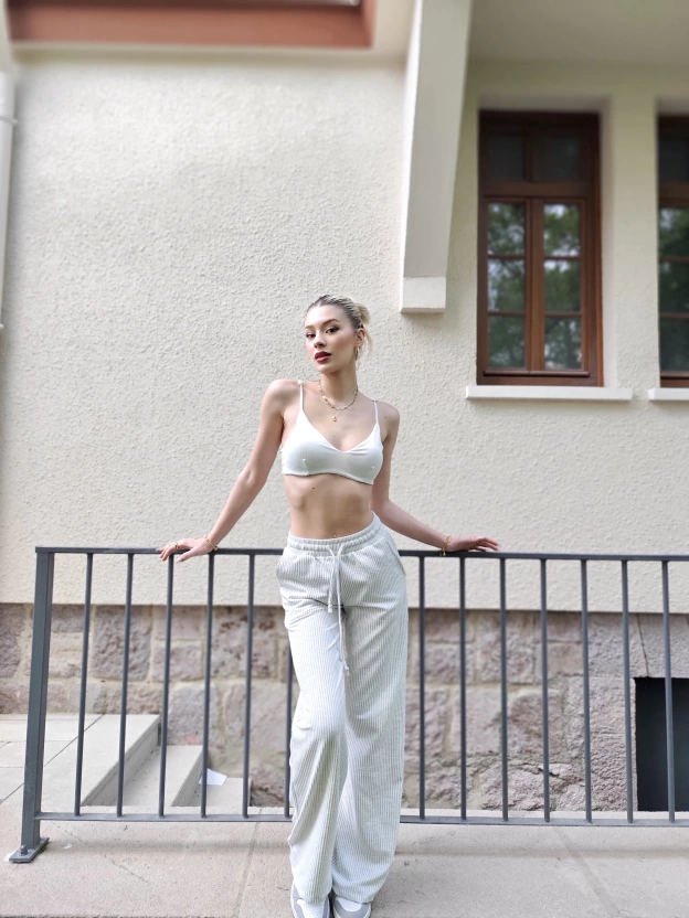 Gri Çizgili Beli Lastikli Pantolon