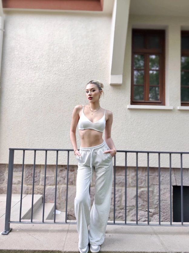 Gri Çizgili Beli Lastikli Pantolon
