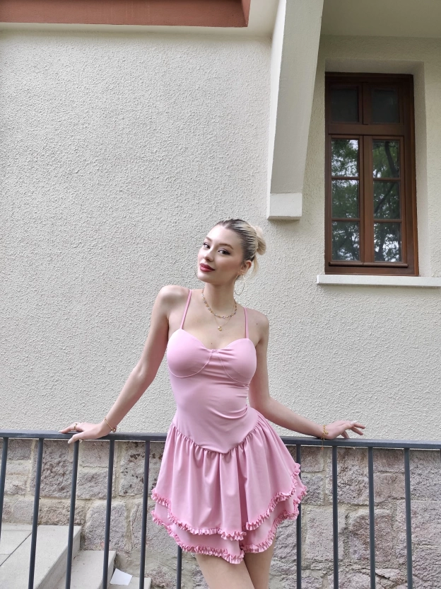 Pembe Askılı Fırfırlı Volan Elbise