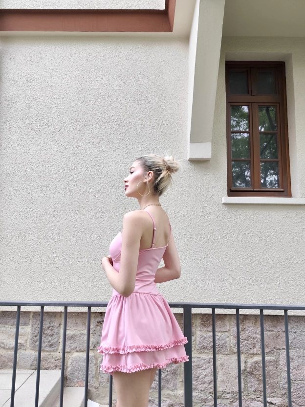 Pembe Askılı Fırfırlı Volan Elbise