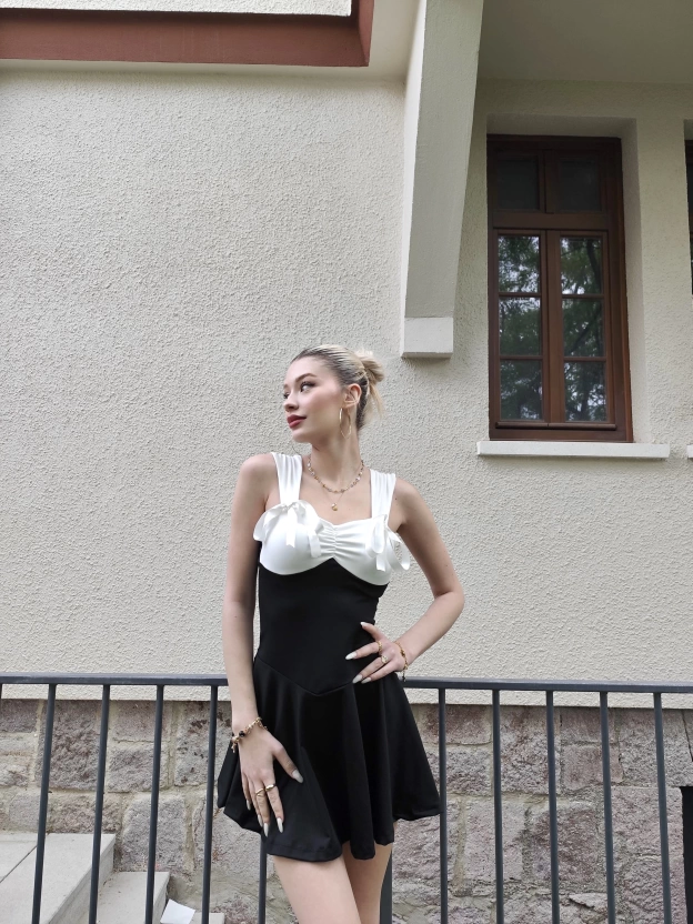 Siyah Garnili Fiyonk Mini Elbise