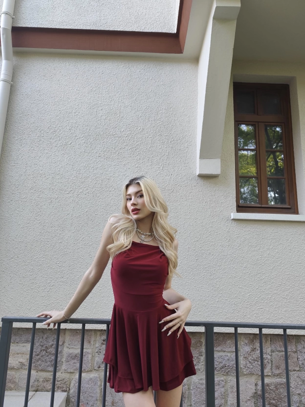 Bordo Askılı Şortlu Elbise