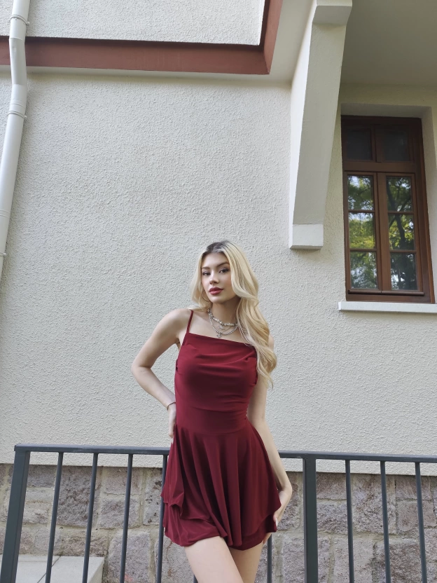 Bordo Askılı Şortlu Elbise
