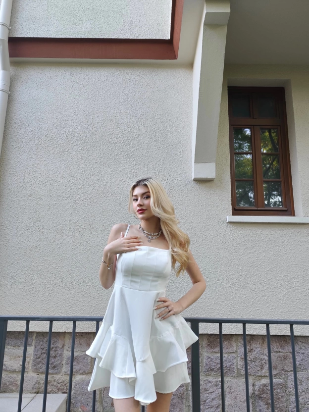Beyaz Askılı Prenses Elbise