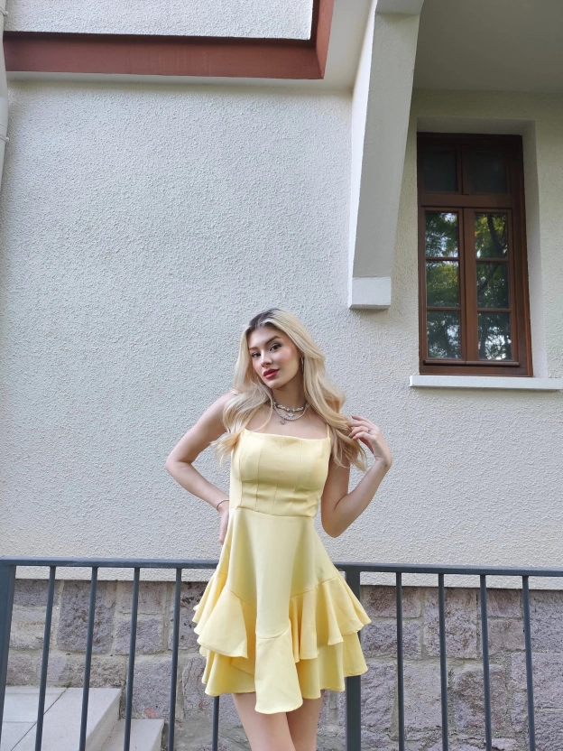 Sarı Askılı Prenses Elbise