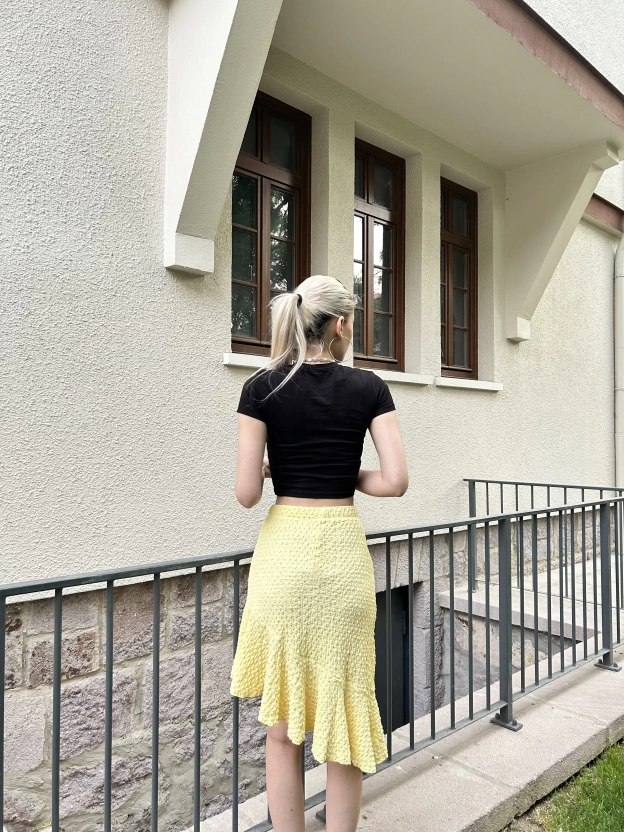Sarı Asimetrik Bürümcük Etek