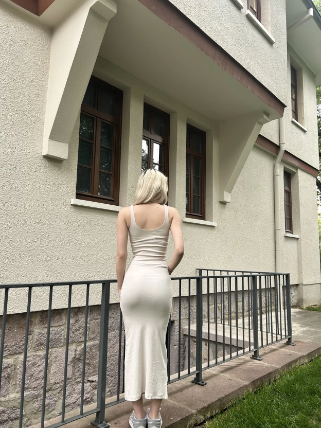 Bej Kare Yaka Uzun Basic Elbise