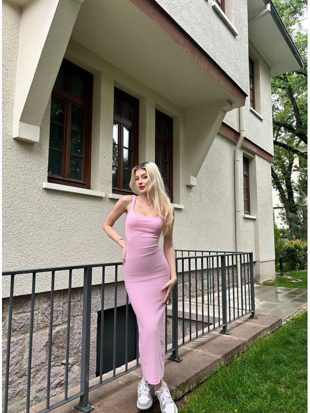 Pembe Kare Yaka Uzun Basic Elbise