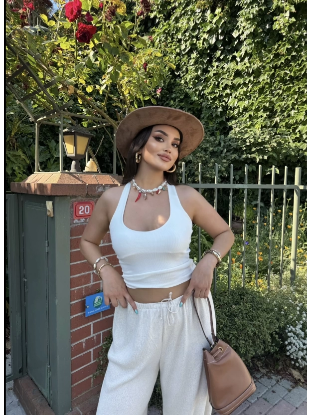 Beyaz Boyundan Geçirmeli Fitilli Crop