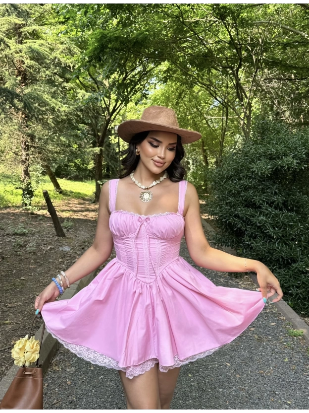 Pembe Dantel Detay Askılı Prenses Elbise