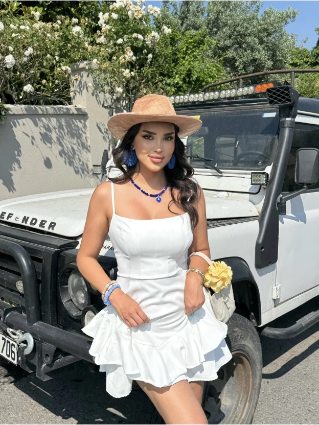 Beyaz Askılı Prenses Elbise