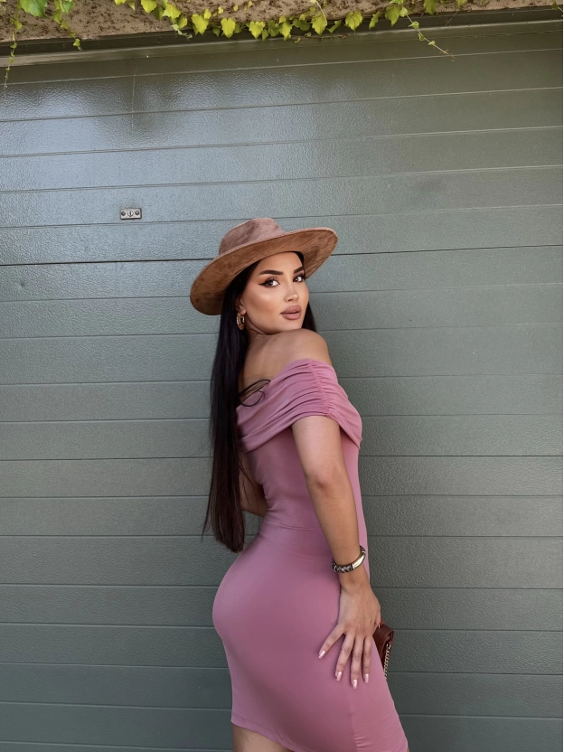 Gül Kurusu Madonna Yaka Mini Elbise