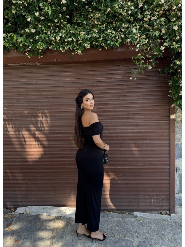 Siyah Madonna Yaka Uzun Basic Elbise