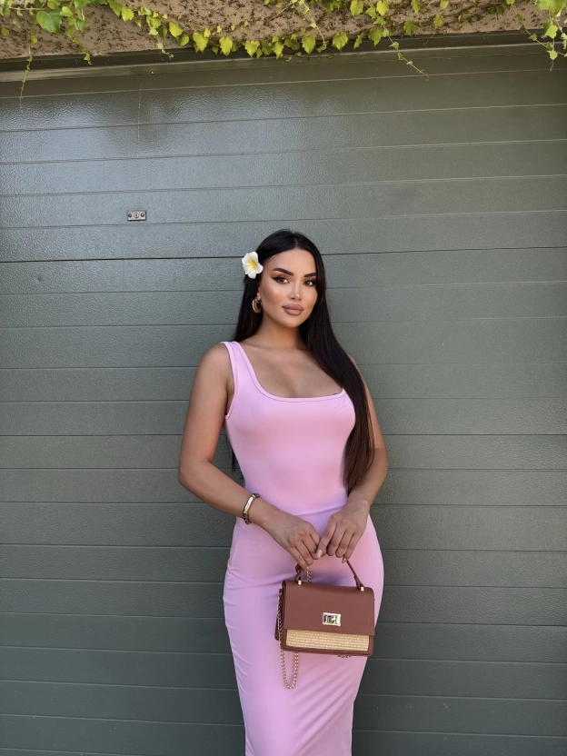 Pembe Kare Yaka Uzun Basic Elbise