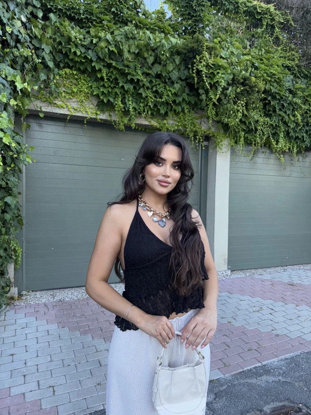 Siyah Askılı Dantel Detay Büstiyer