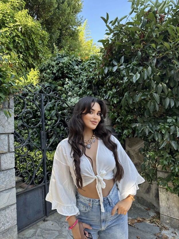 Beyaz Bağlamalı Crop Bluz