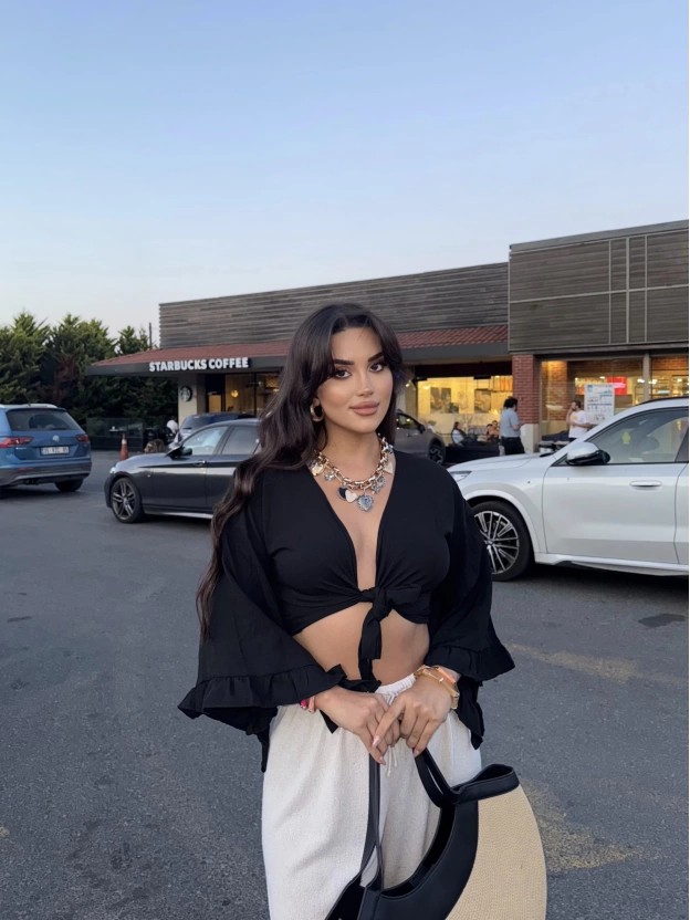 Siyah Bağlamalı Crop Bluz