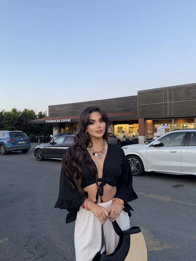 Siyah Bağlamalı Crop Bluz