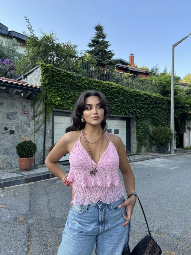 Pembe Boyundan Bağlamalı Dantel Detay Büstiyer