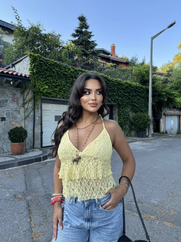 Sarı Boyundan Bağlamalı Dantel Detay Büstiyer