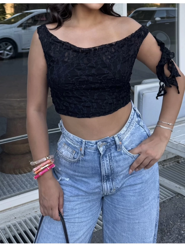 Siyah Tek Omuz Dantel Detay Crop