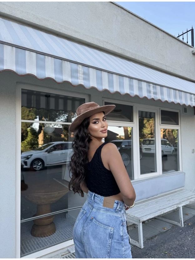 Siyah Tek Omuz Dantel Detay Crop
