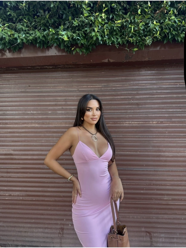 Pembe V Yaka Uzun Premium Elbise